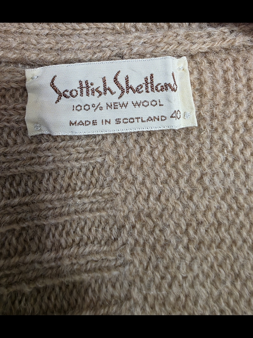 Vintage Pringle of Scotland Tan Cardigan 100% New Wool Shetland Size 40 Large - Picture 4 of 8